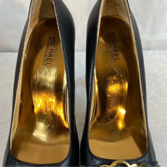 Michael Kors Navy Blue Leather Hamilton Gold Logo 5” Heel Platform Pumps 9 M - Picture 4 of 11